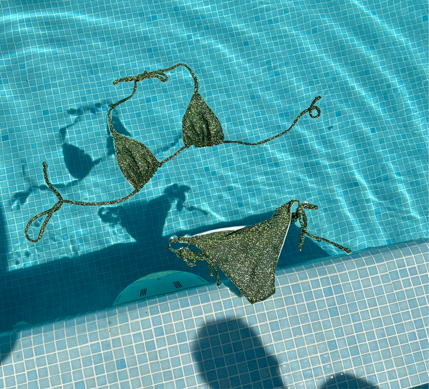Triangle bikini top green glitter size M/L SAMPLE