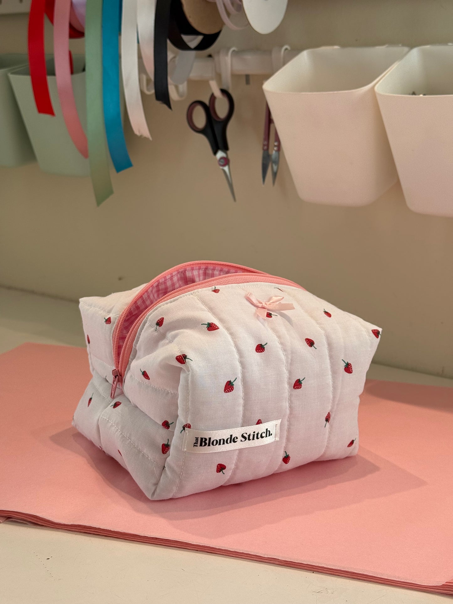 Quilted makeup bag Strawberry Print SAMPLE