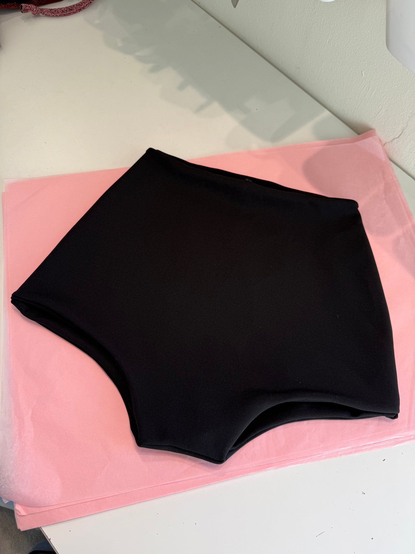 Double lined seamless high waisted hot pants in black size small SAMPLE