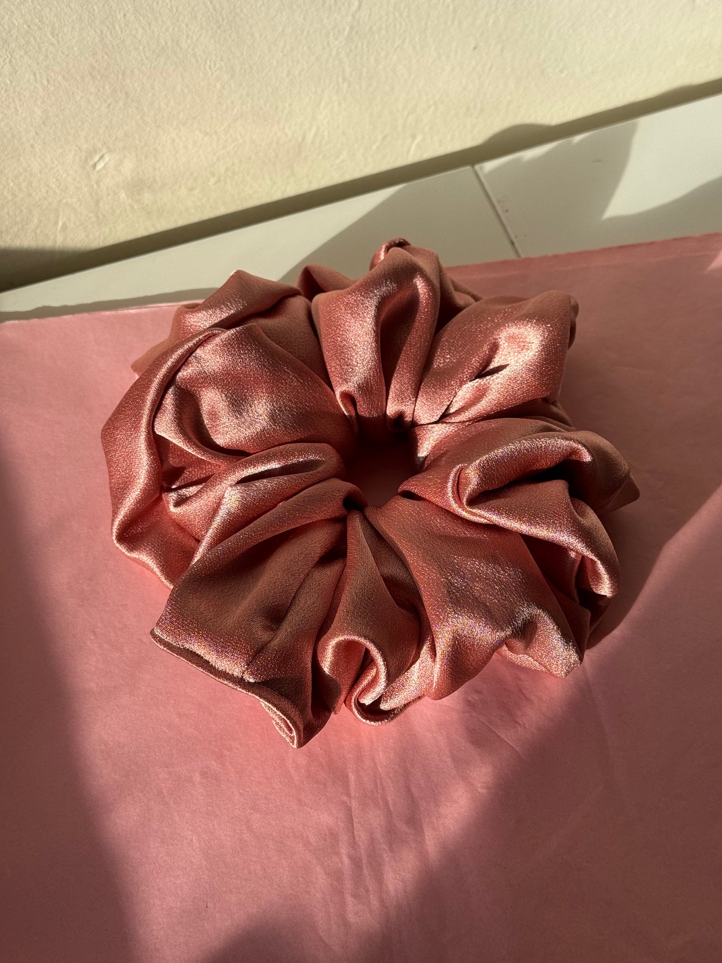 Extremely oversized sating scrunchie rose gold SAMPLE