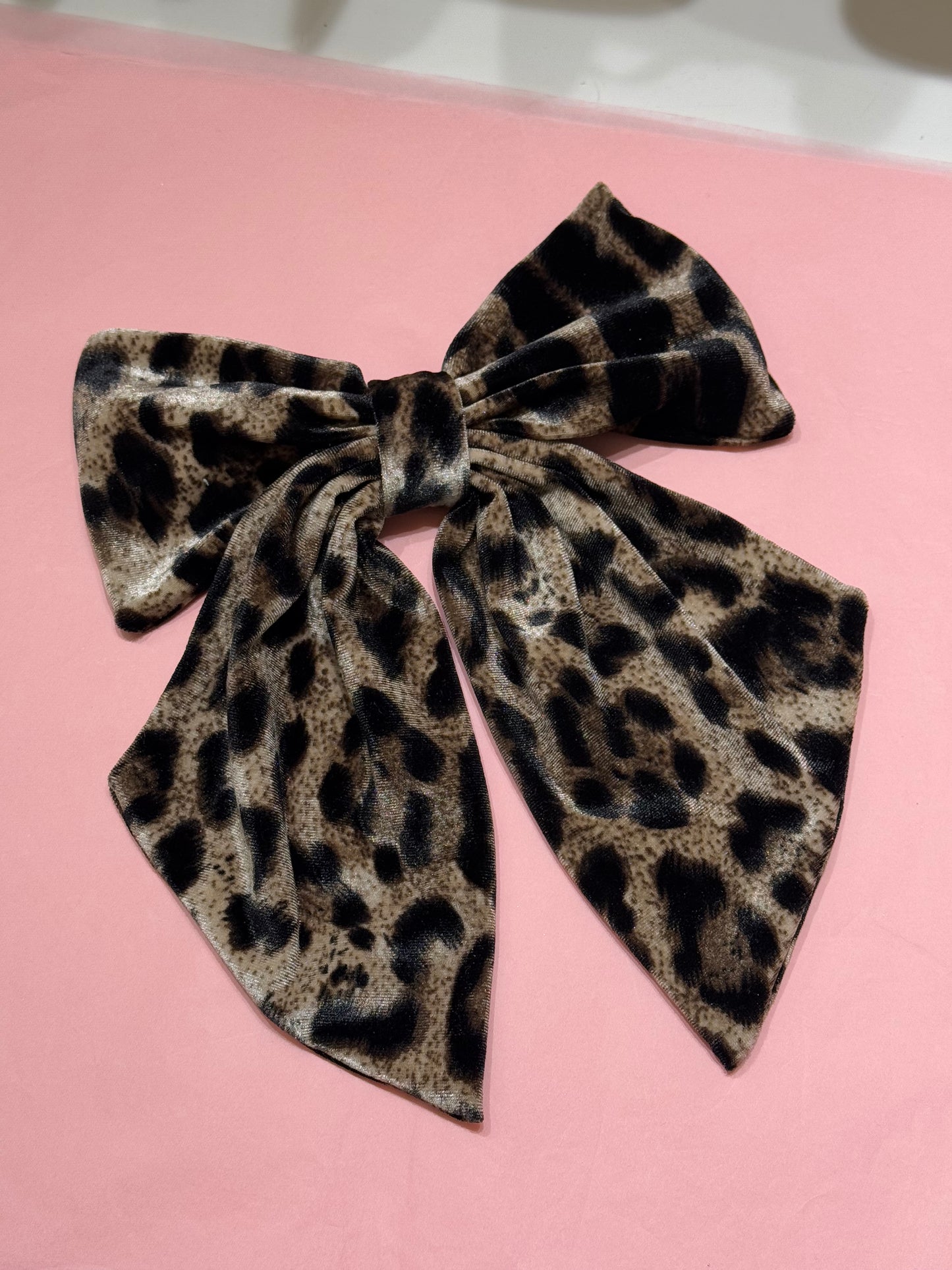 Velvet hair bow in leopard SAMPLE
