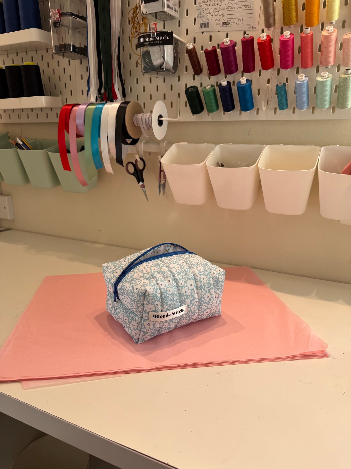Quilted makeup bag - Blue floral print