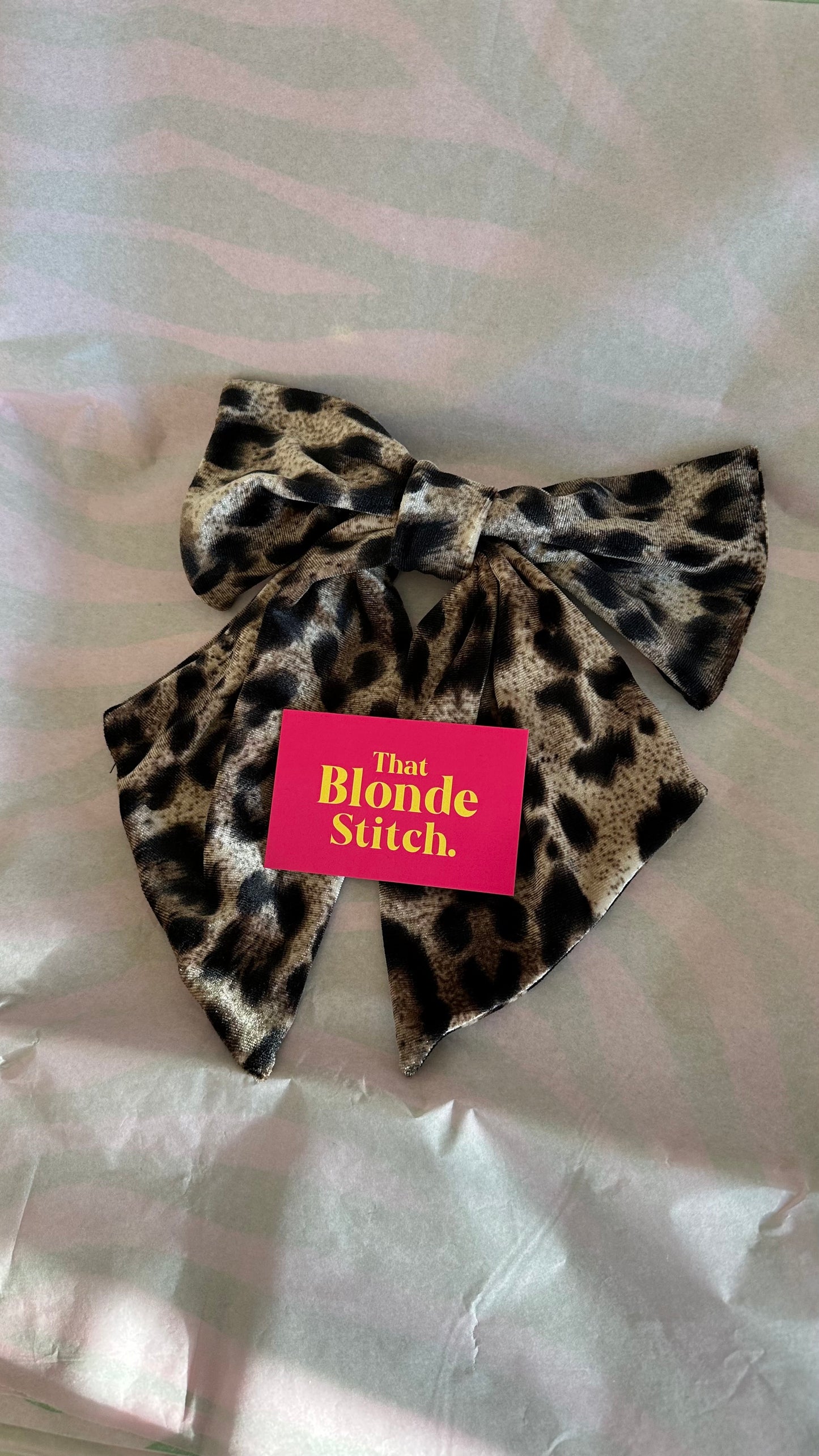 Velvet hair bow (Buy 2 for £30)