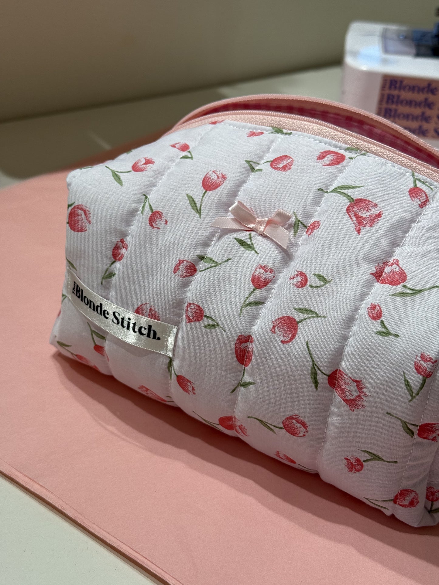 Quilted makeup bag - Tulip print