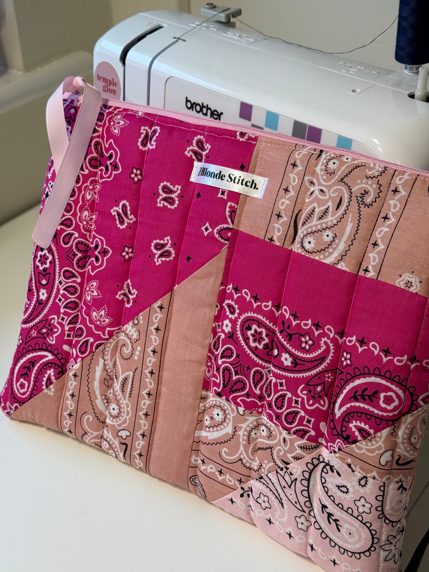Paisley patchwork laptop case - pink