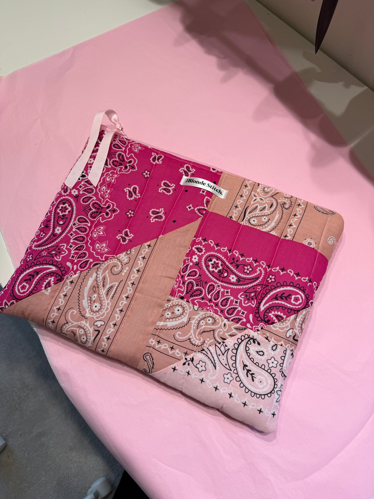 Paisley patchwork laptop case - pink