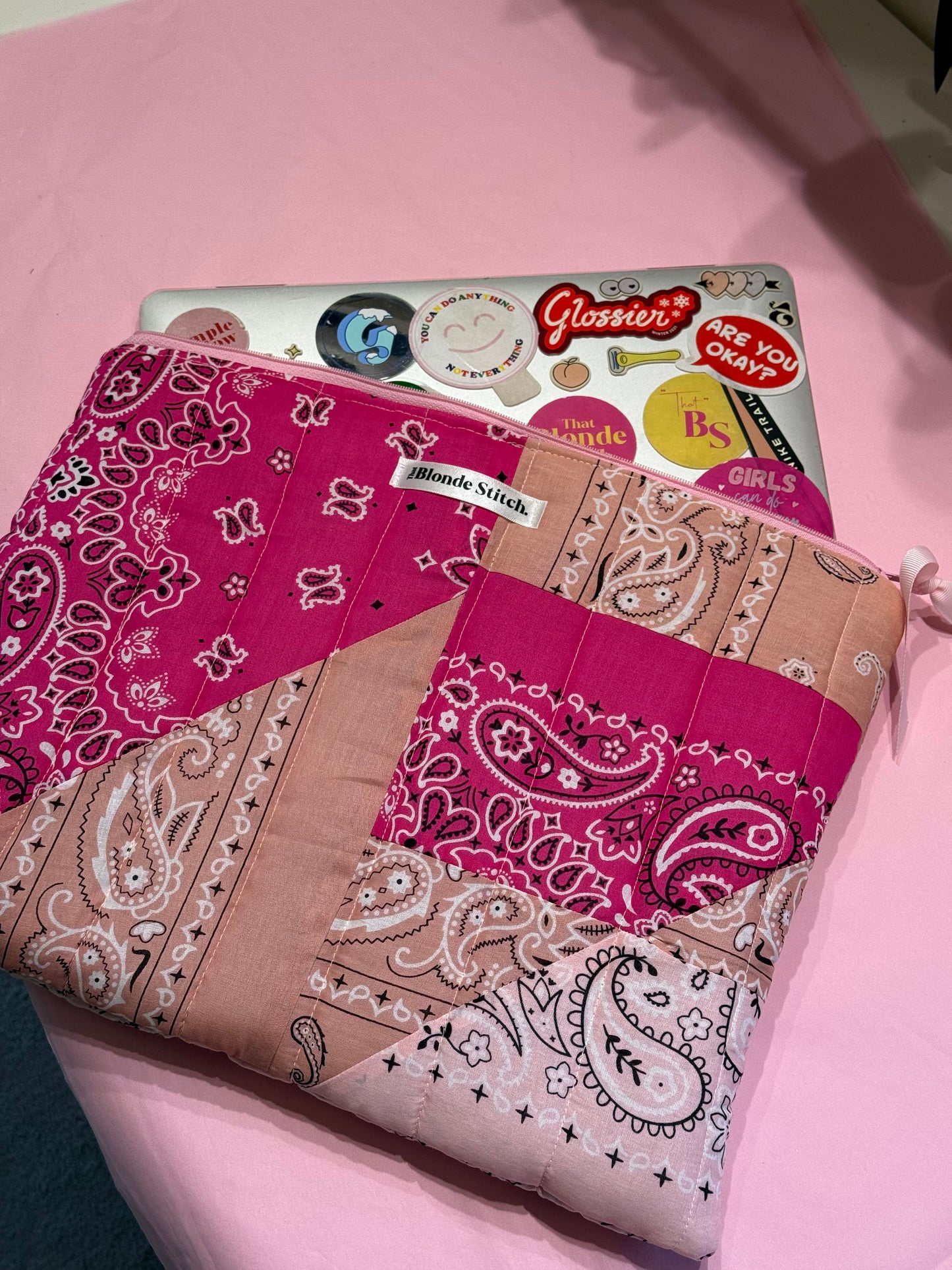 Paisley patchwork laptop case - pink