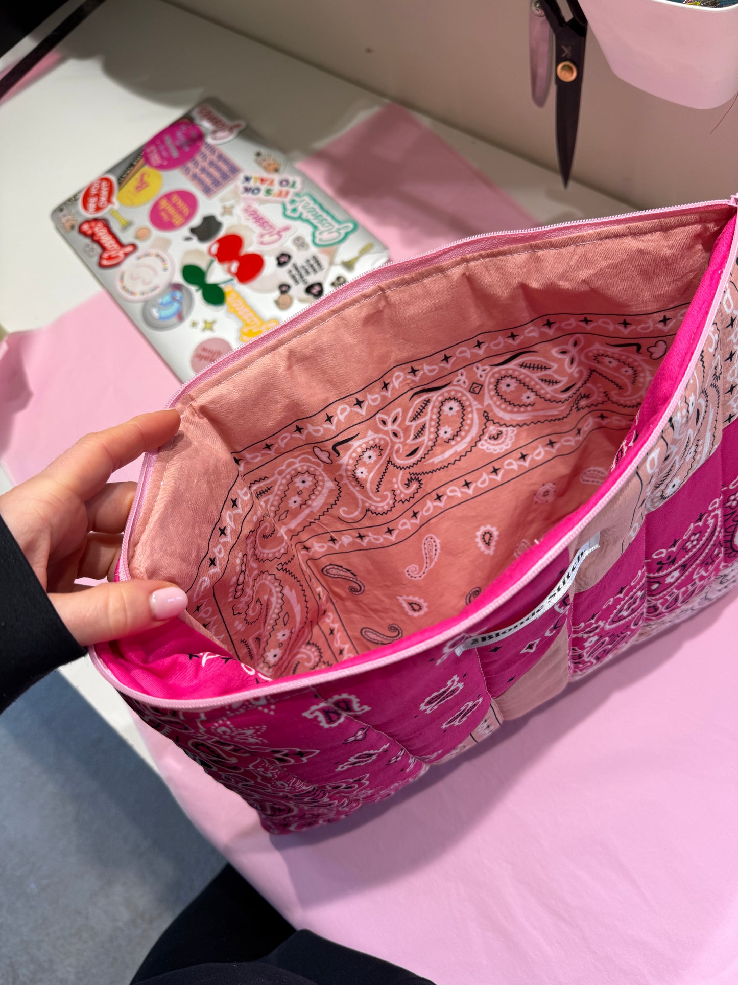 Paisley patchwork laptop case - pink